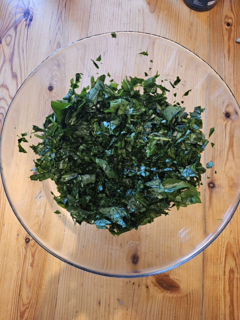 Ail des ours haché.